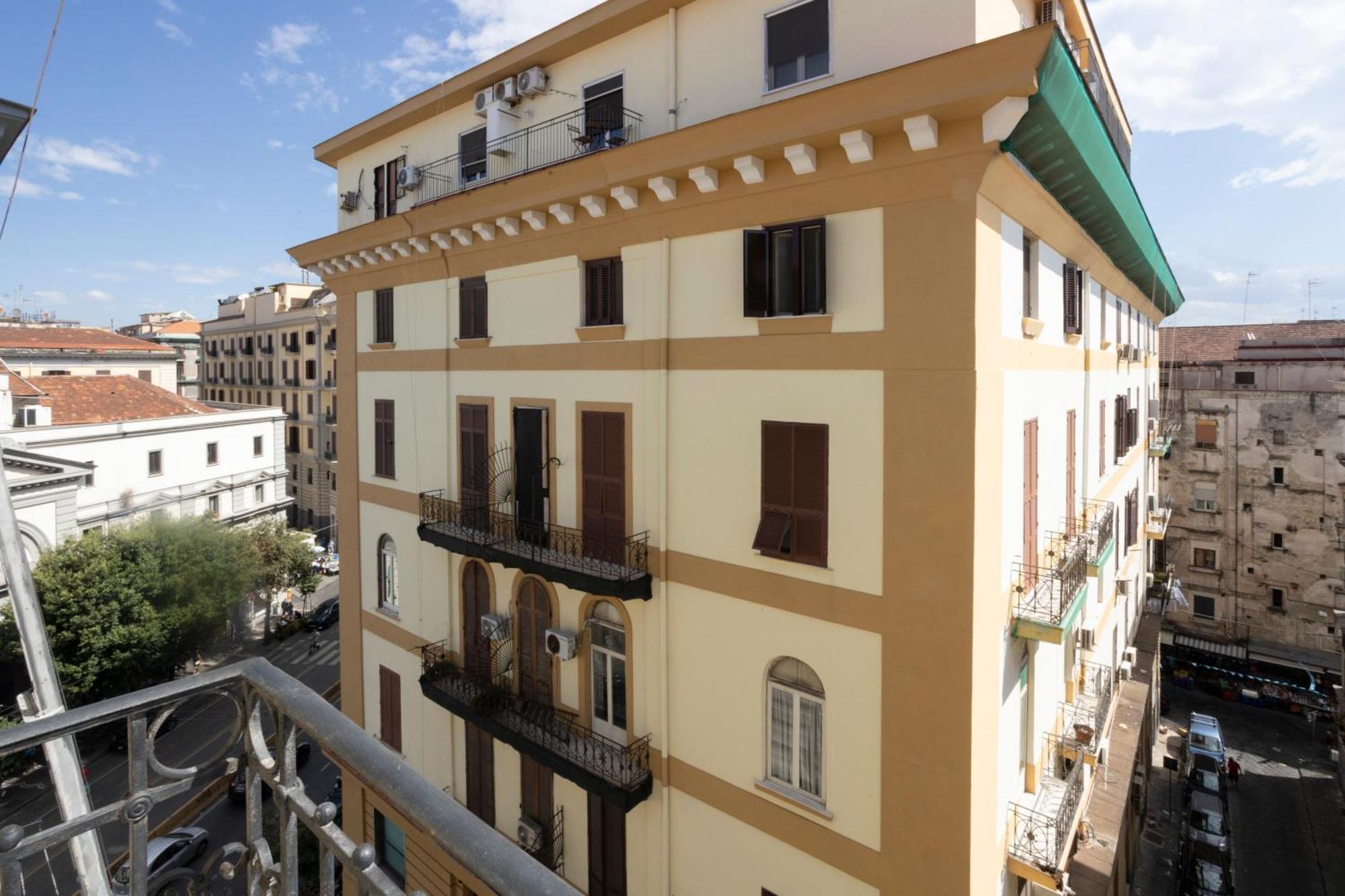 Giuly Suites & Rooms Nápoles Exterior foto